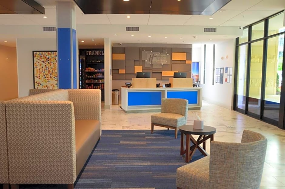 Holiday Inn Express & Suites Franklin - Berry Farms By IHG