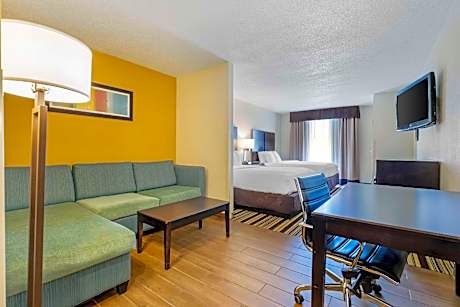 Queen Suite with Two Queen Beds - Non-Smoking