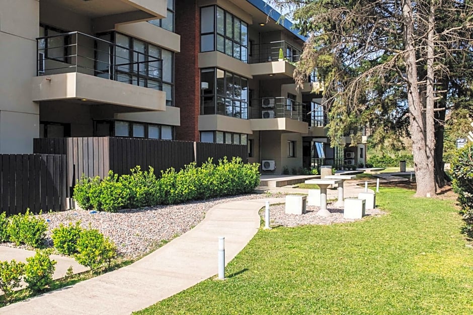 Casa Campus Pilar Suites