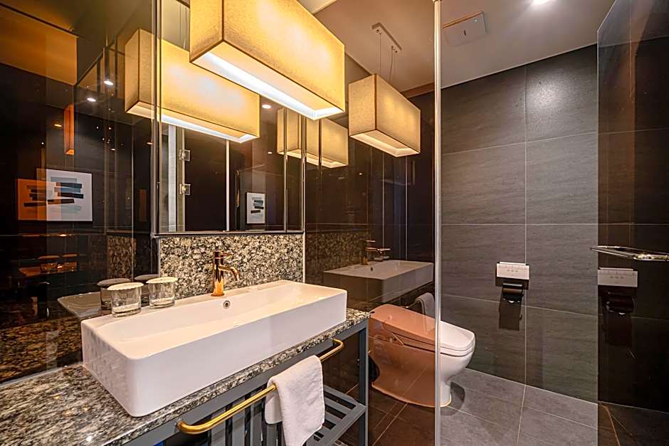 Best Louis Hamilton Hotel westbusan