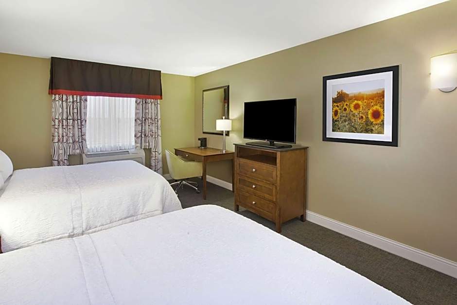Hampton Inn and Suites Wichita Northeast