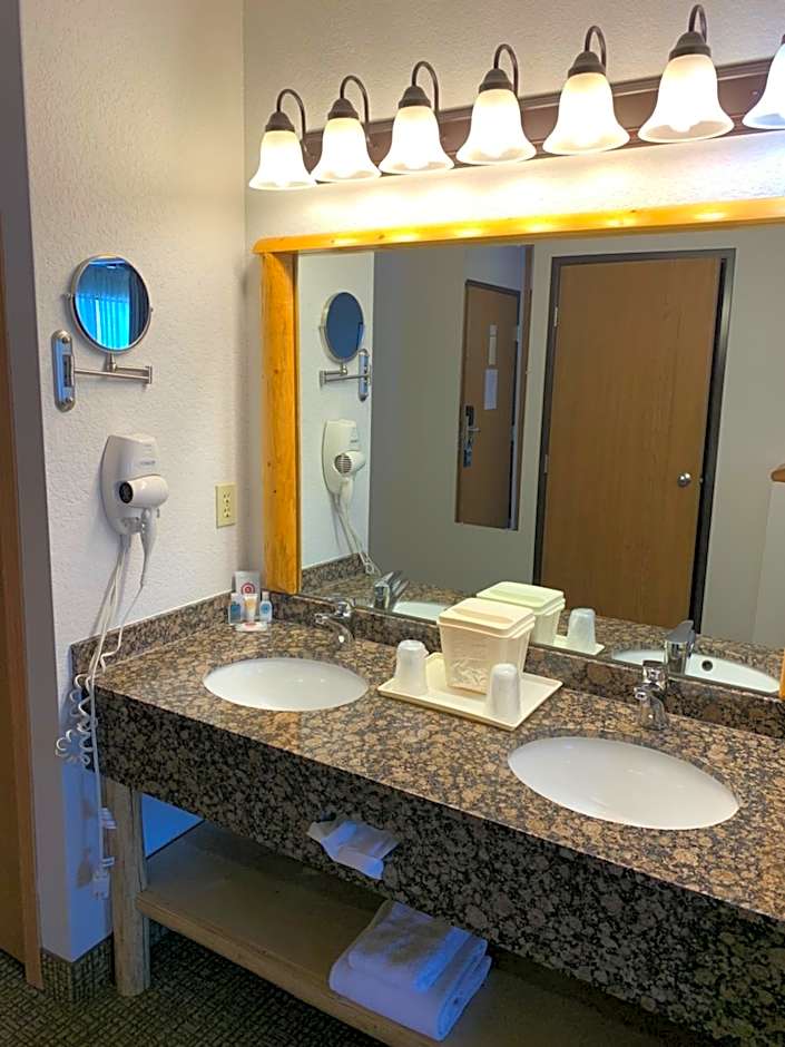 The Antler Lodge - Gardiner