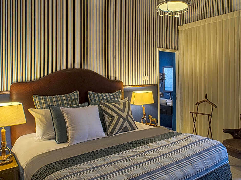 Photo 1 of 8 of Penthouse Suite