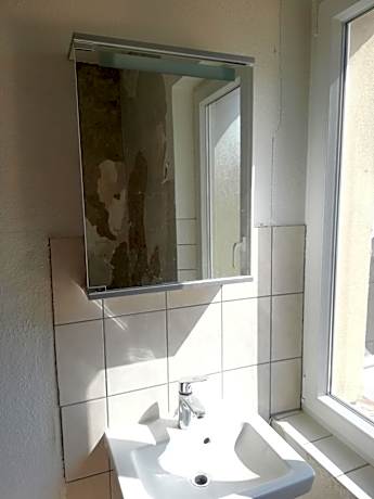 Single Room with Shared Bathroom