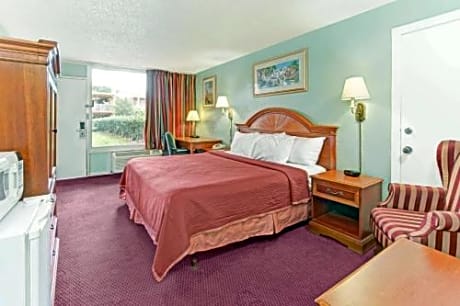 1 King Bed, Superior Deluxe Room, Non-Smoking