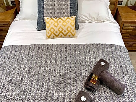 Kingsize-Executive-Chalet-Ensuite with Shower-Patio