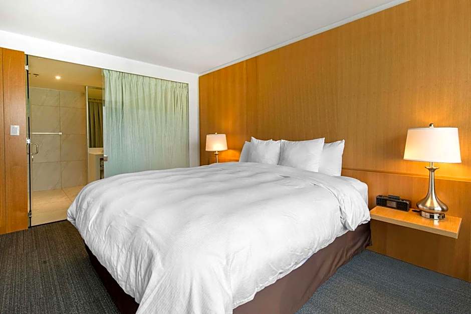 West Wing Hotel, Ascend Hotel Collection