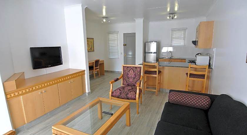 Airport Inn And Suites