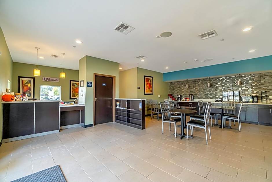 Moulton Inn & Suites By OYO