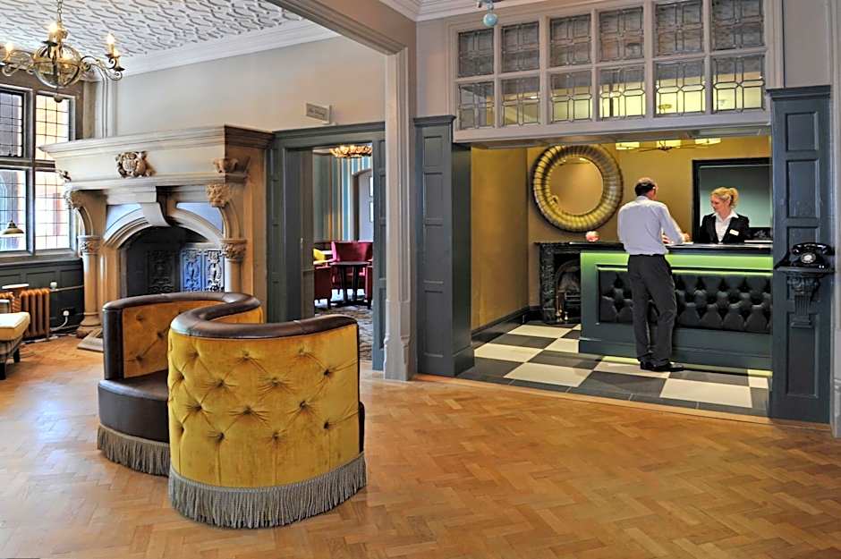 The Crown Manor House Hotel