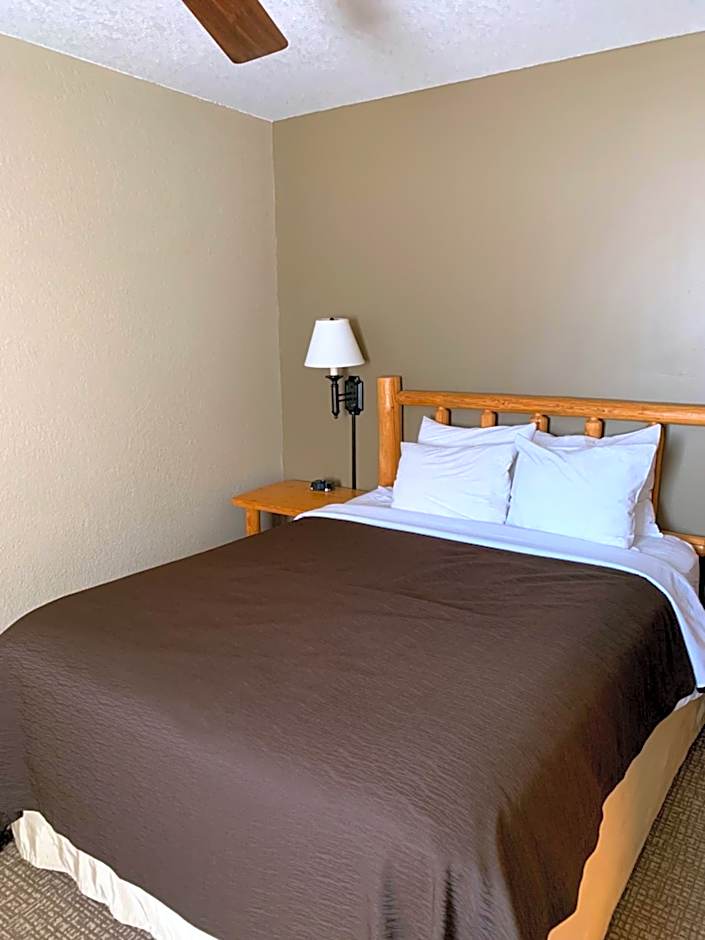 The Antler Lodge - Gardiner