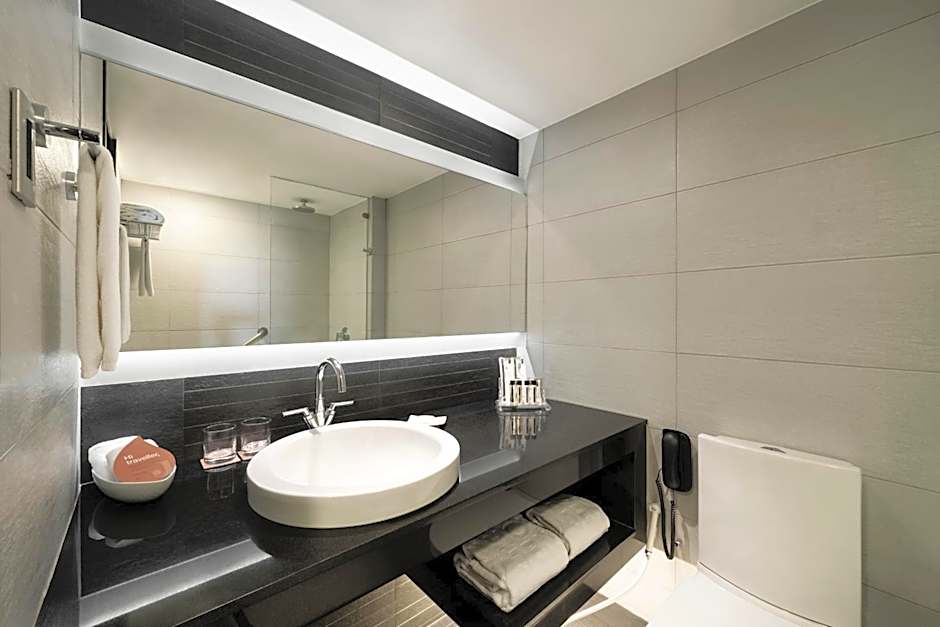 Jen Manila by Shangri-La