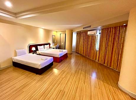 Deluxe Family Suite