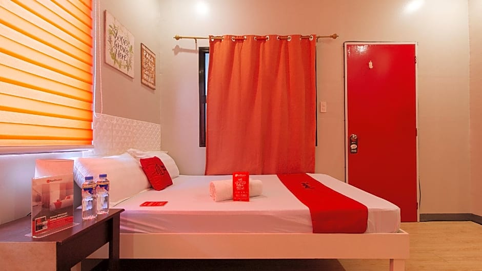 RedDoorz near Christ the King Medical Center