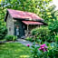 Moore House Inn & Cabins