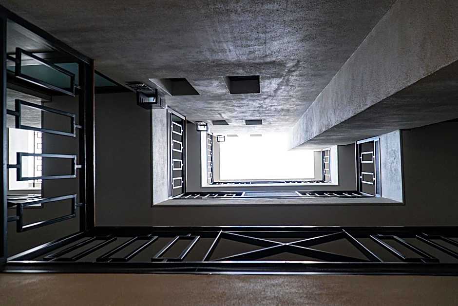 Flamboyan Hotel & Residences