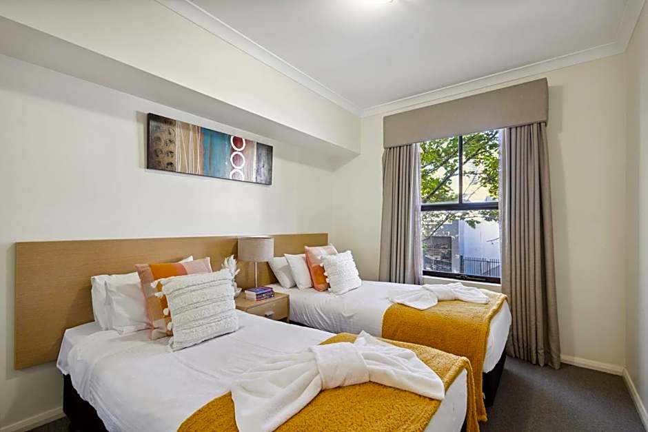 2BDR 1BTH 1PRK - Northbridge Magic
