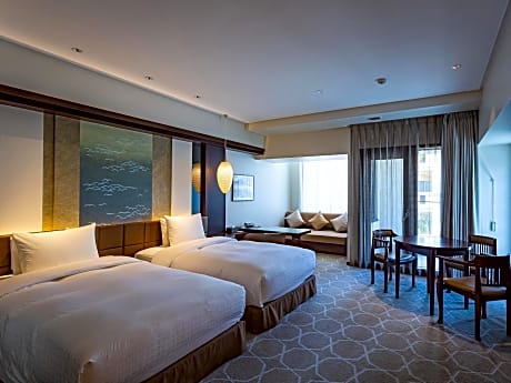 EXES Premiere Corner Twin Room
