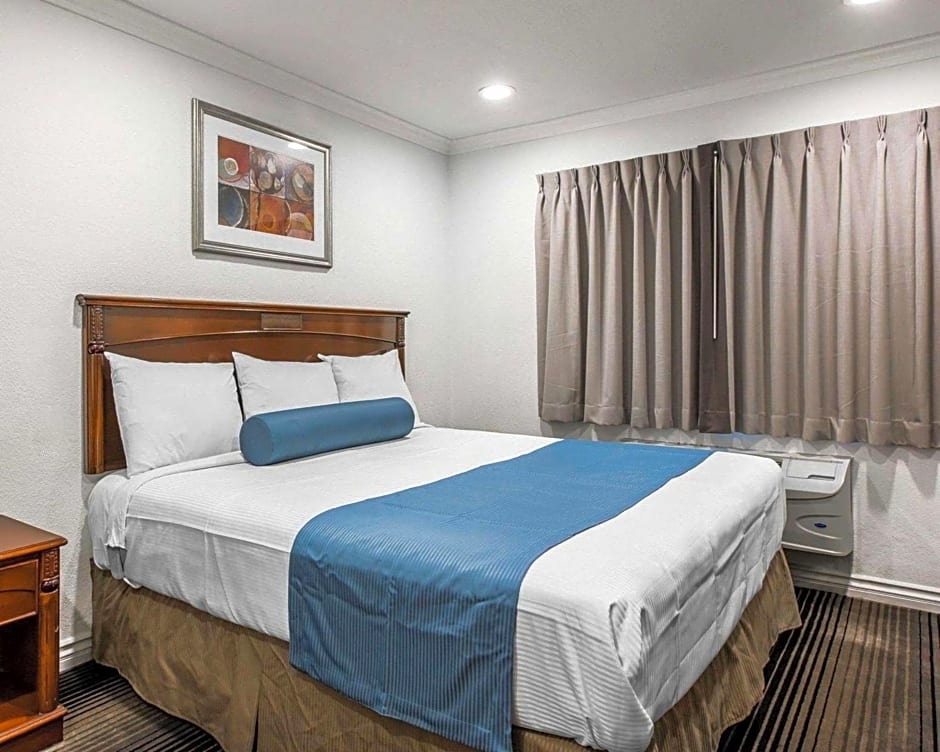 Rodeway Inn & Suites Pacific Coast Highway