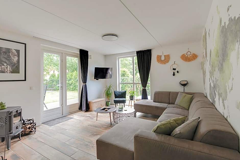 Het Huys Ewijk mooi luxe en een laadpaal