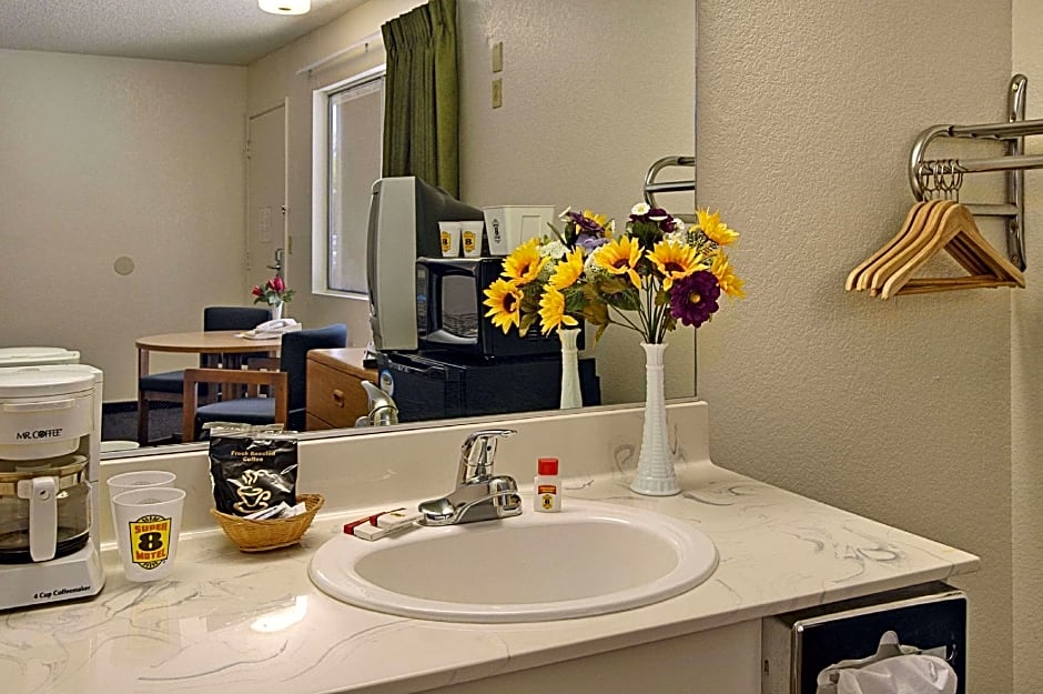 Super 8 by Wyndham Red Bluff