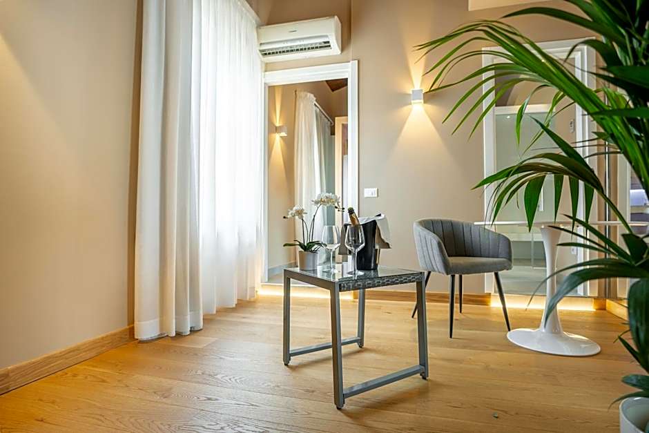 GG8 Restaurant & Hotel