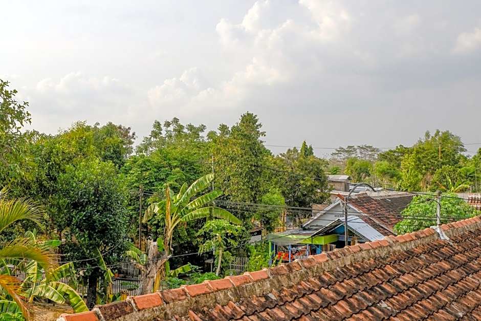 OYO 1784 Hj. Aniek Residence