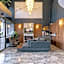 LoyalCity Hotel