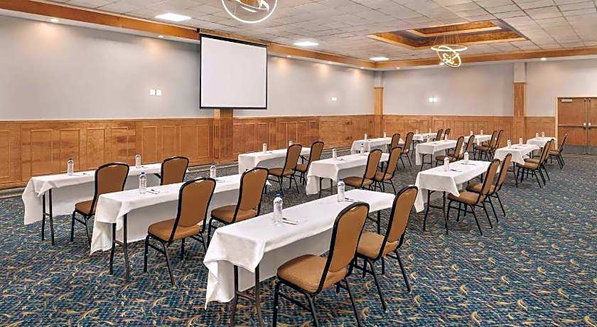 Wyndham Garden Conference Center Champaign - Urbana