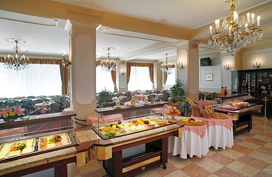 Ambassador Zlata Husa