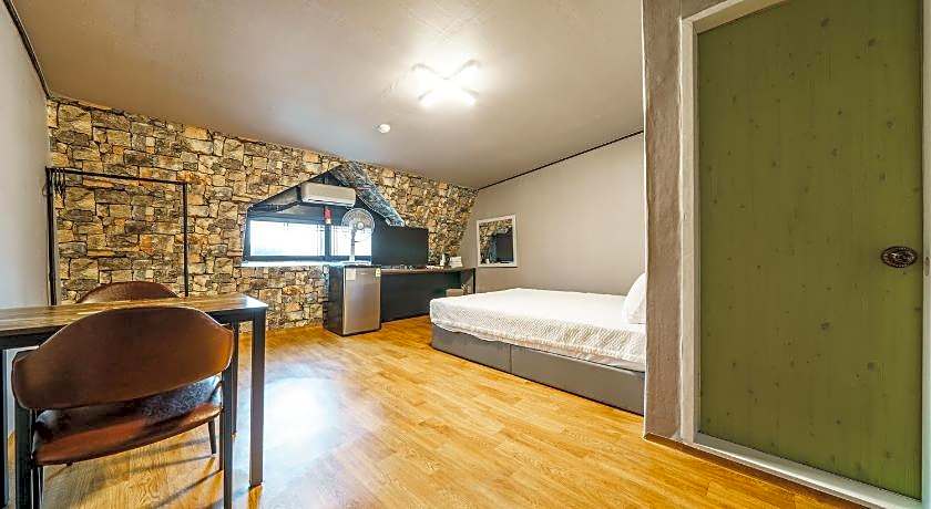 Mammoth Resotel