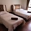 Homestay Marina Court