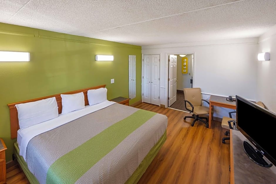 Motel 6-Knoxville, TN