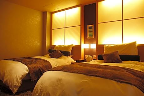 Deluxe Suite with Open-Air Bath