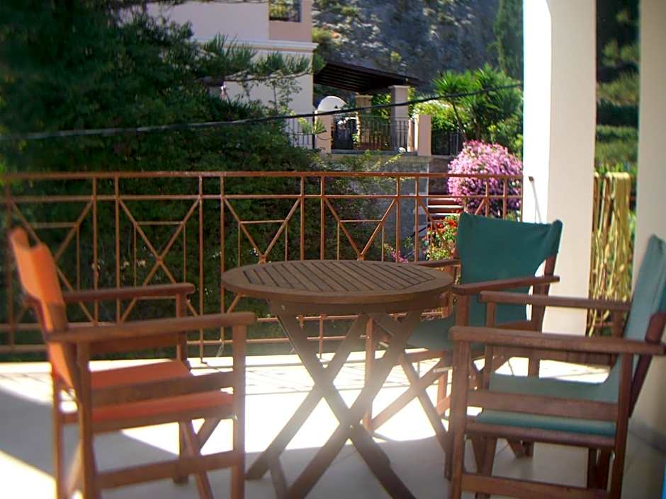 Studios by Climbing House