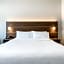 Holiday Inn Express And Suites Springfield North By IHG