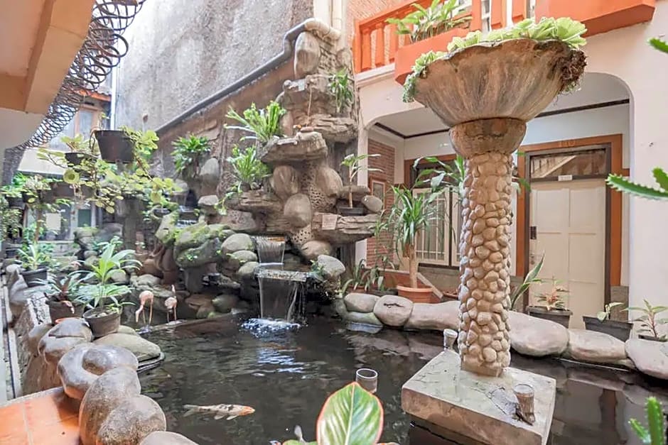 RedDoorz @ Arwiga Hotel near RS Hasan Sadikin Bandung