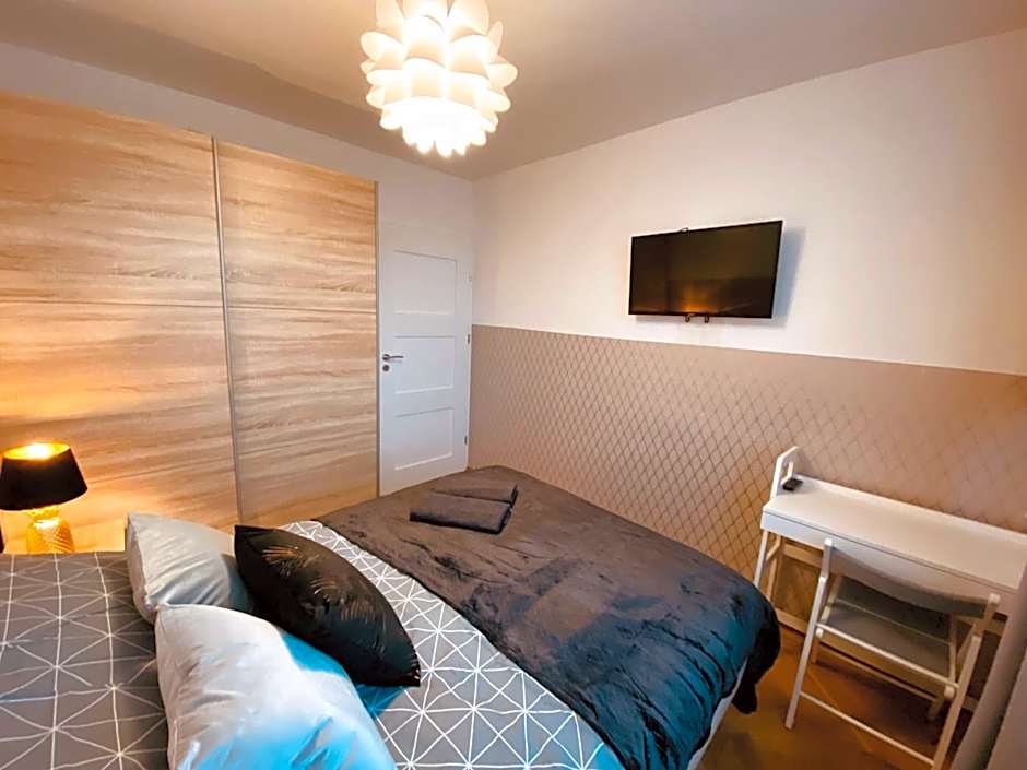 ClickTheFlat Miła Center Apart Rooms