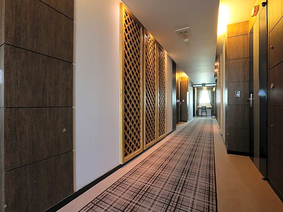 Metro Tourist Hotel Cheonan