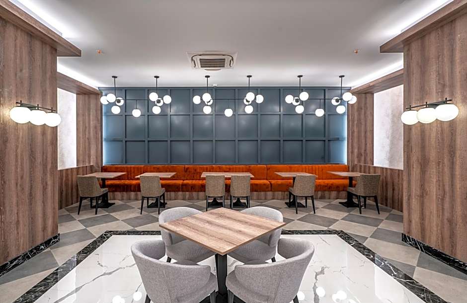 Arnor De Luxe Hotel & Spa