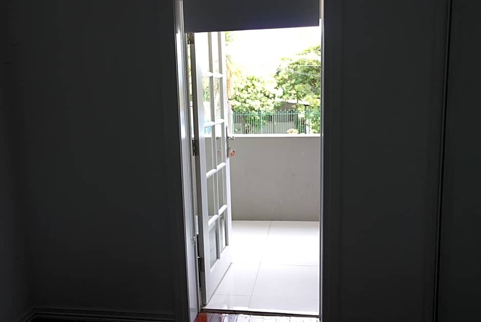 Hampton Court Apartments