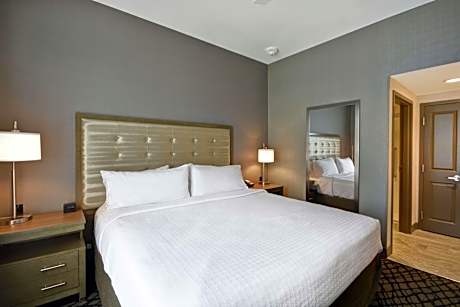 King Studio Suite - Hearing Access/Non-Smoking