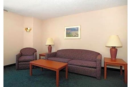 1 King Bed Mobility Accessible Room Non-Smoking