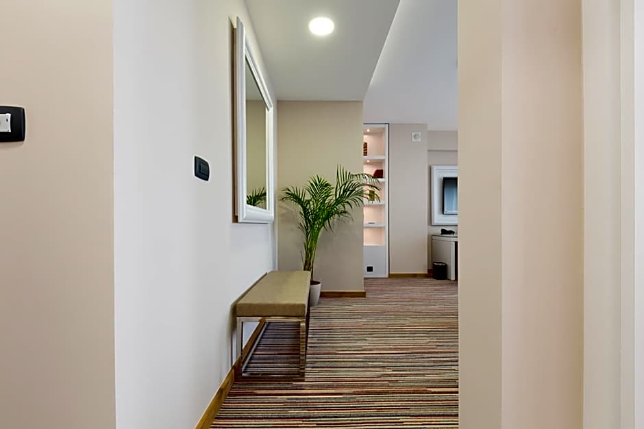 Hotel TESLA - Smart Stay Garni