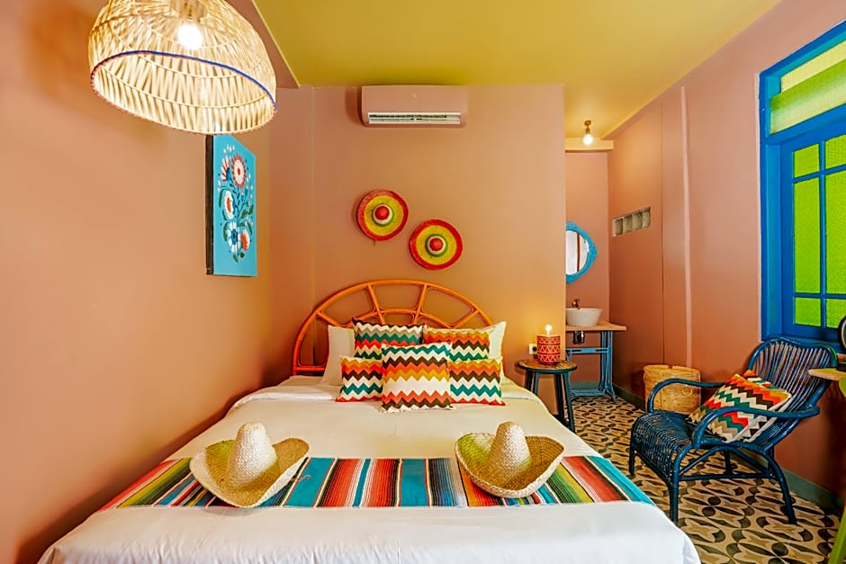 Por Aqui Stay & Dine