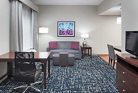 1 King Bed Premium Studio Suite Nonsmoking Premium Internet And In-suite Drinks/snacks Hot Brkfst Co