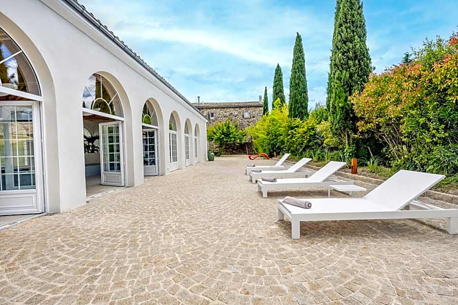 Secret d'Uzès - Place aux Herbes - Piscine chauffée et Jacuzzi