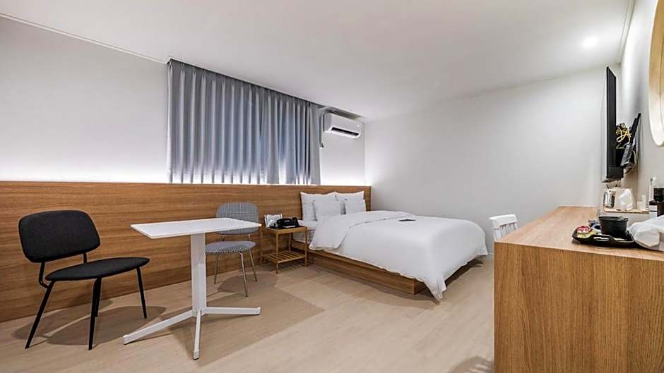DongBaek Hotel Gohyeon