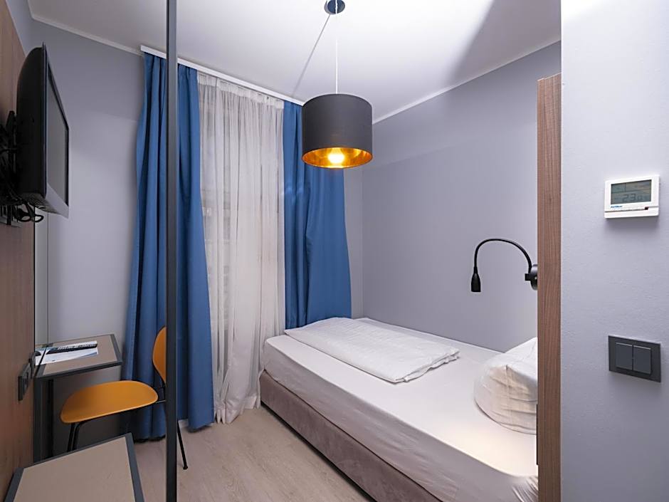 Smart Stay Hotel Station