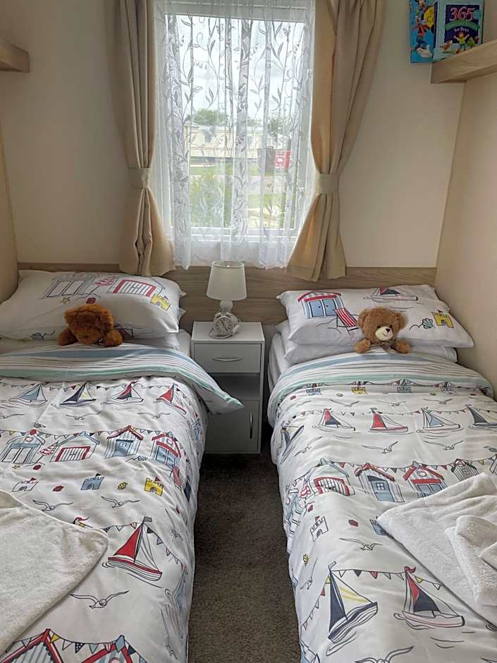 Parkdean Static caravan on cherry tree holiday park